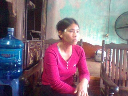 Từ khi nghe tin con gây chuyện tày trời, mẹ của Nguyễn Tiến Tuấn đau xót đến bần thần.